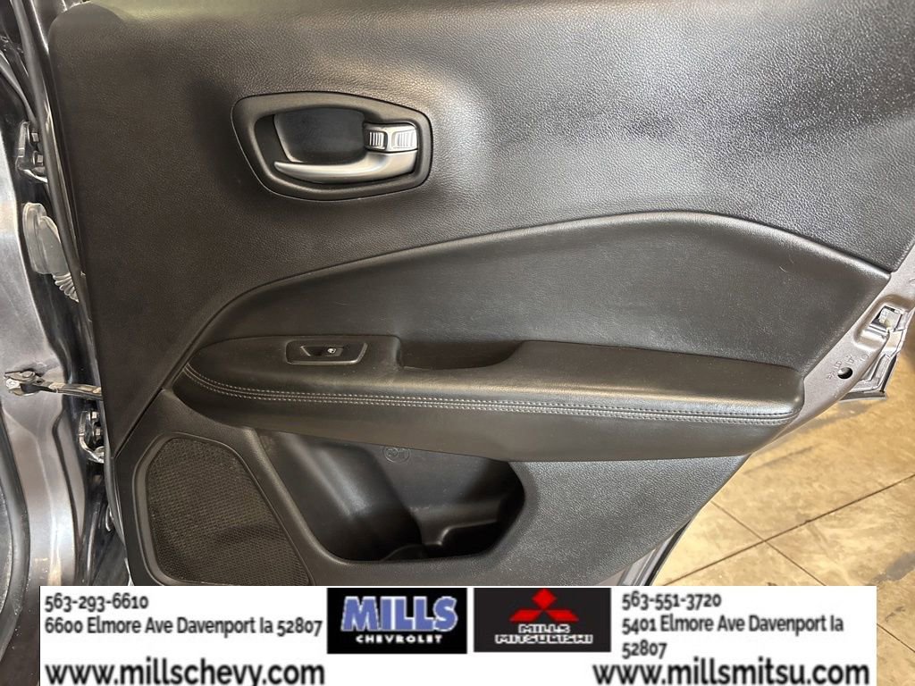 Used 2018 Jeep Compass Latitude w/ Popular Equipment Group AWD/4WD image 15