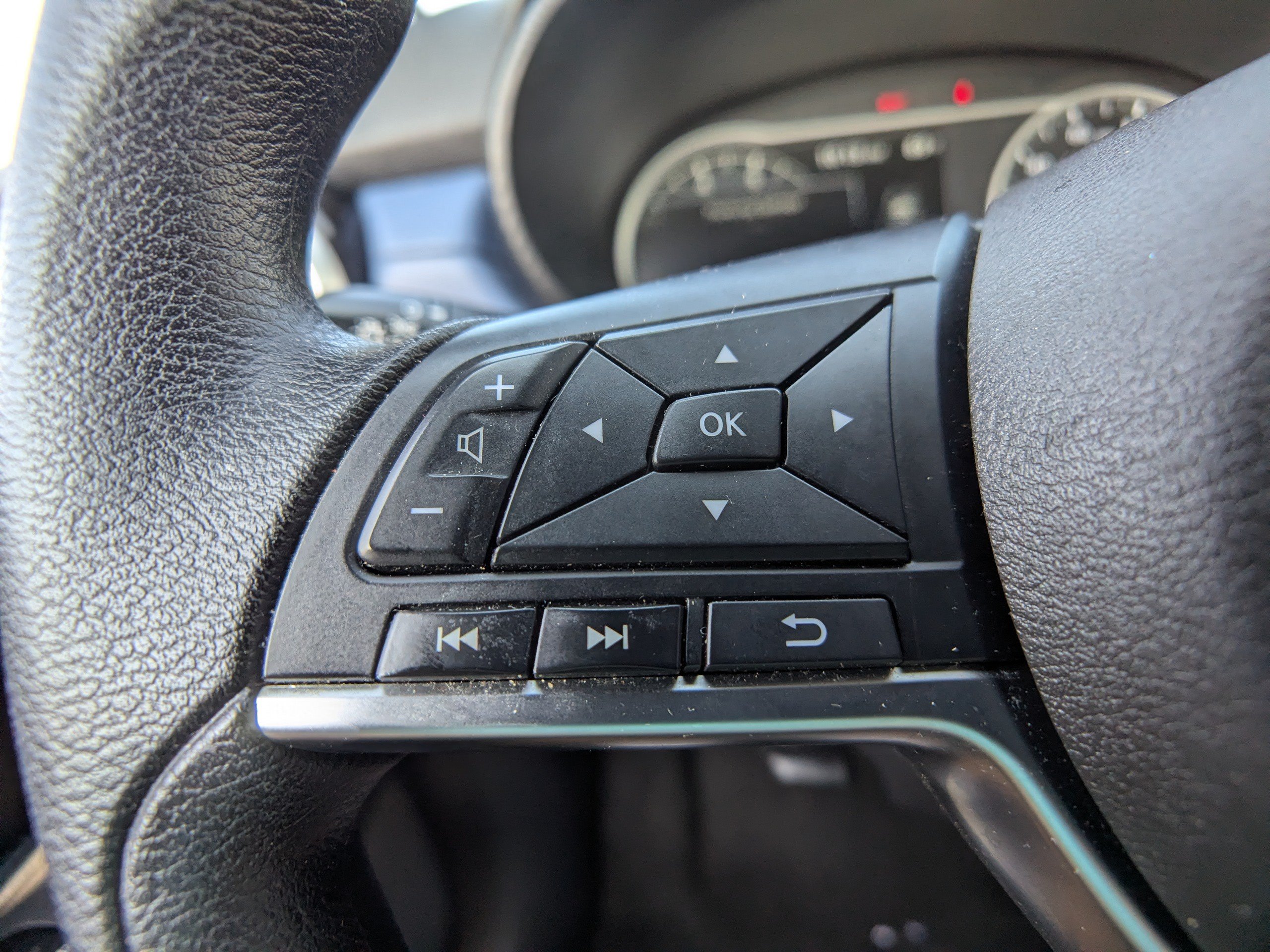Used 2024 Nissan Versa SV FWD image 23