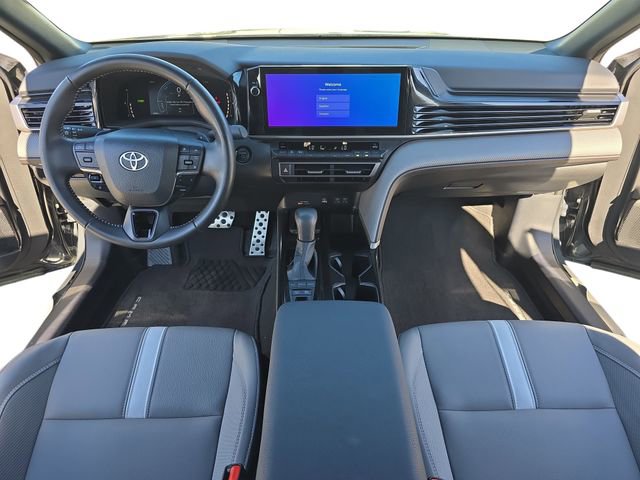 Used 2025 Toyota Camry SE image 9
