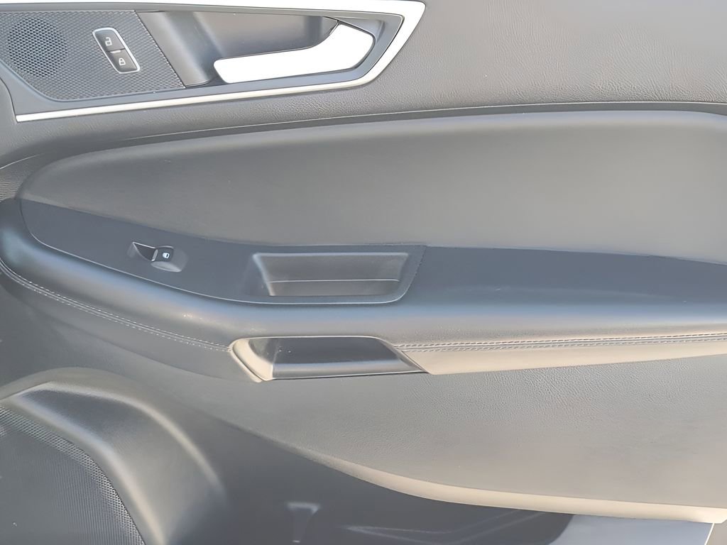 Used 2024 Ford Edge SEL image 44