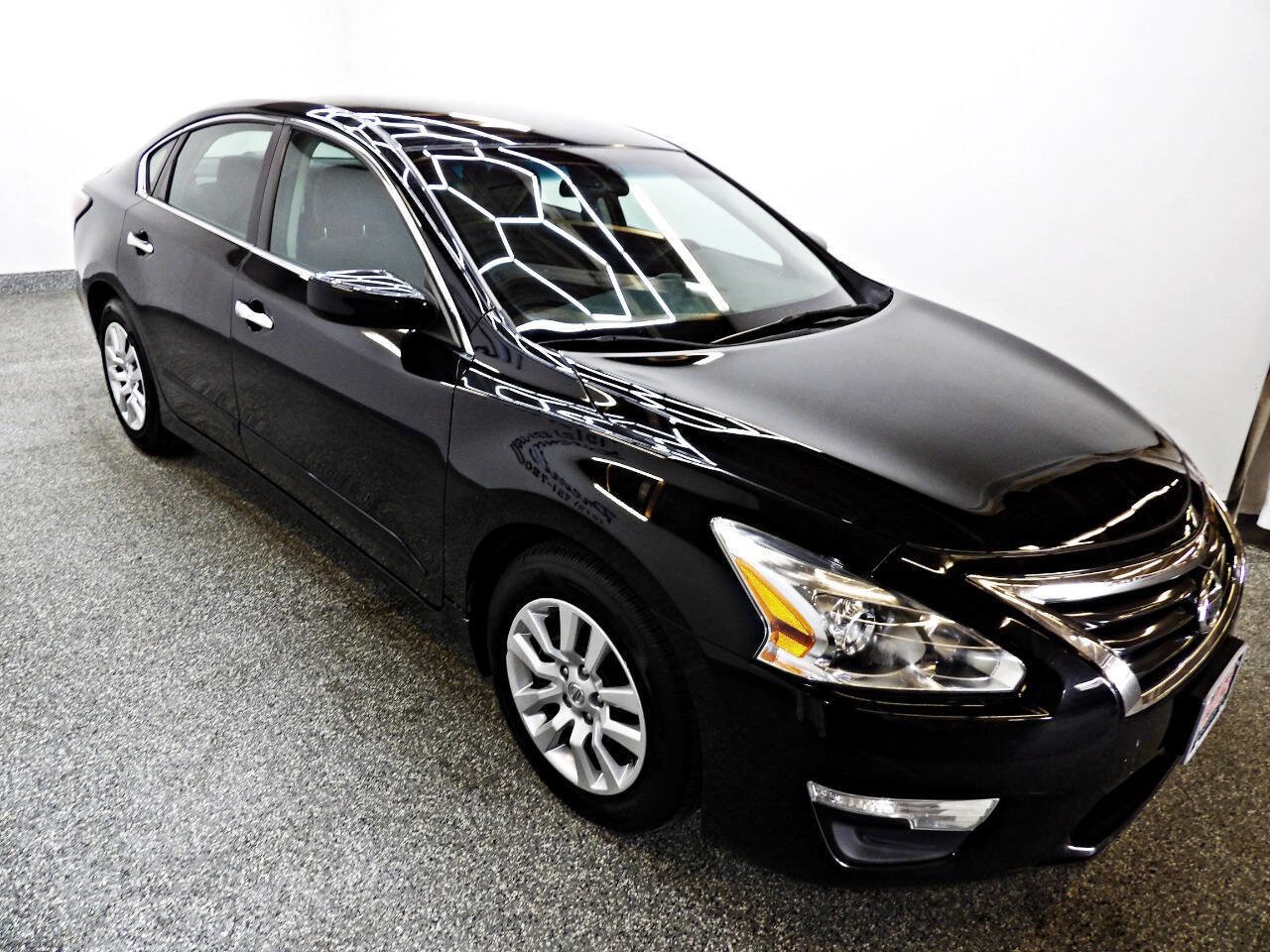 Used 2015 Nissan Altima 2.5 S w/ Power Driver Seat Package image 3