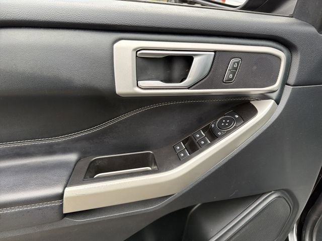 Used 2022 Ford Explorer XLT w/ Equipment Group 202A AWD/4WD image 15