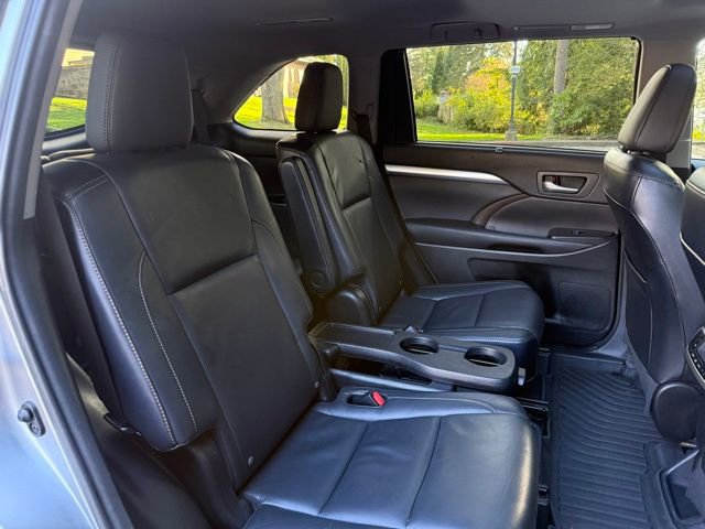 Used 2015 Toyota Highlander XLE image 29