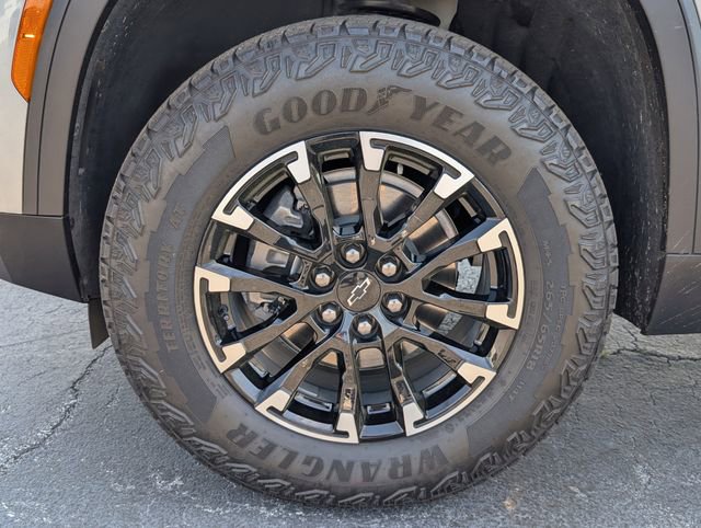 Used 2025 Chevrolet Traverse Z71 image 13