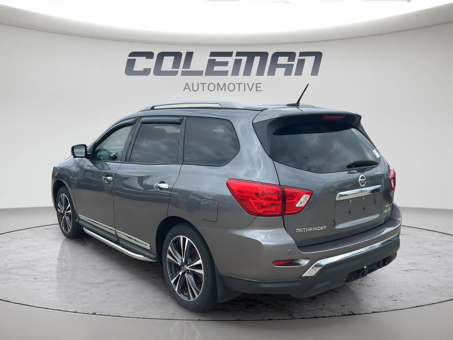 Used 2018 Nissan Pathfinder Platinum AWD/4WD image 7