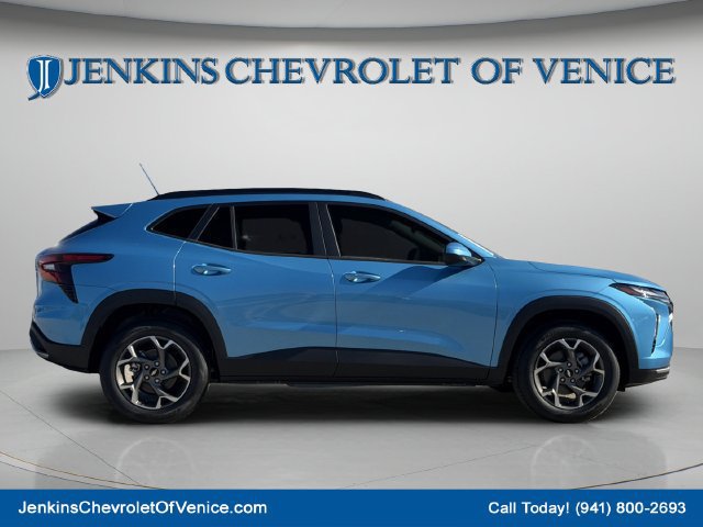 New 2026 Chevrolet Trax LT w/ Sunroof Package FWD image 2