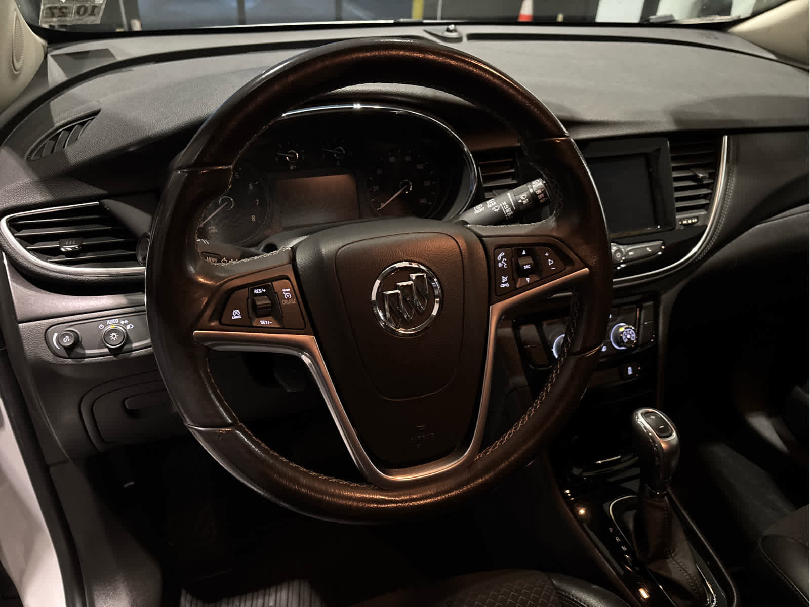 Used 2022 Buick Encore Preferred w/ Safety Package image 11