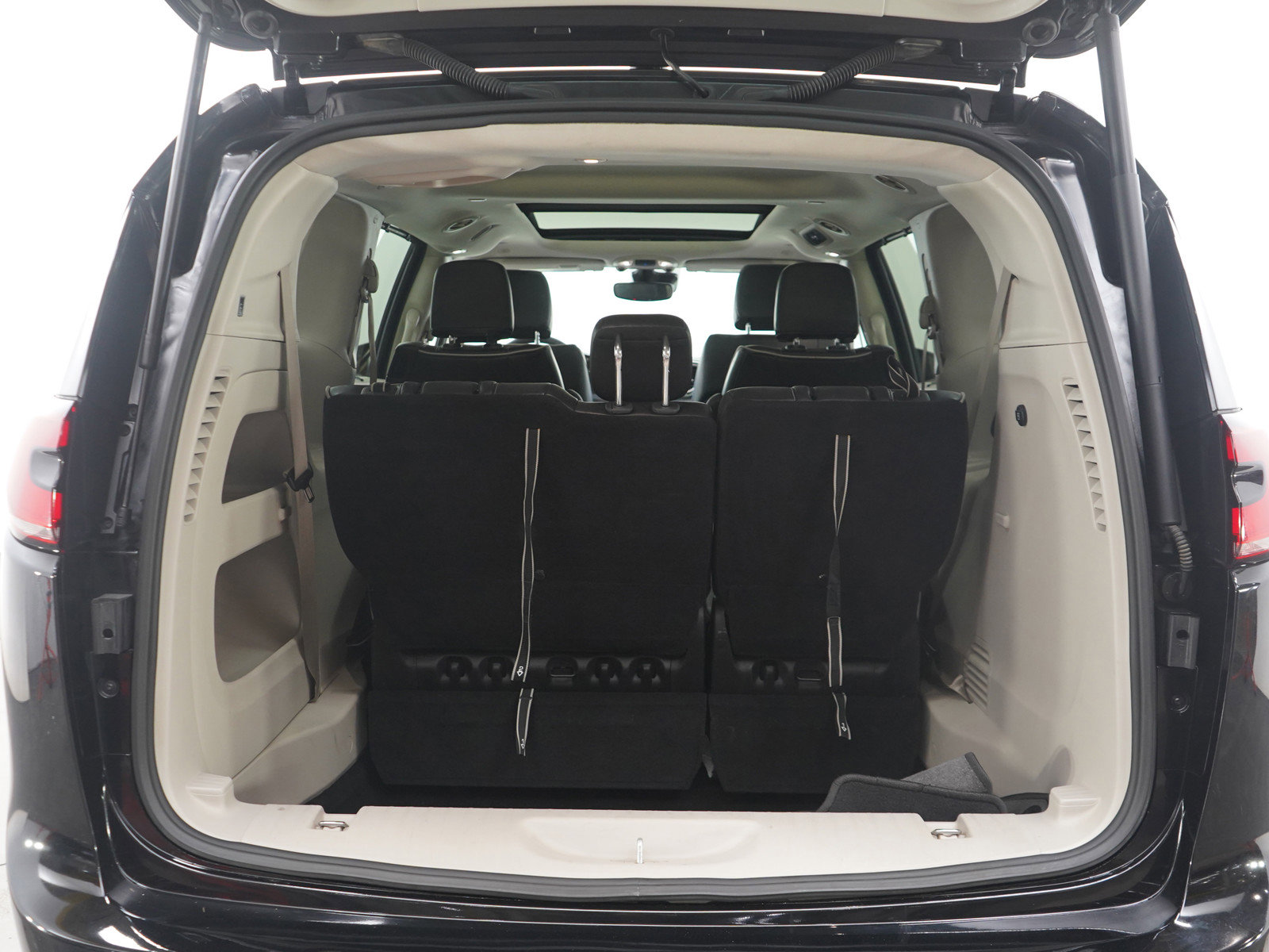 Used 2024 Chrysler Pacifica Limited image 20