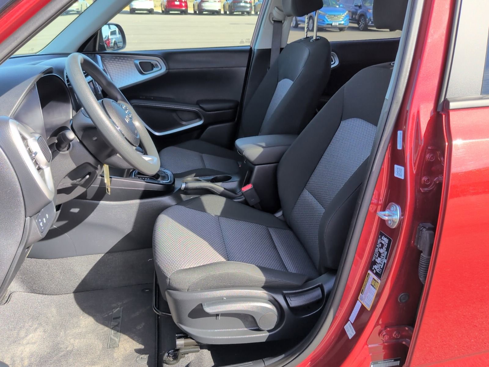 Used 2025 Kia Soul LX image 9