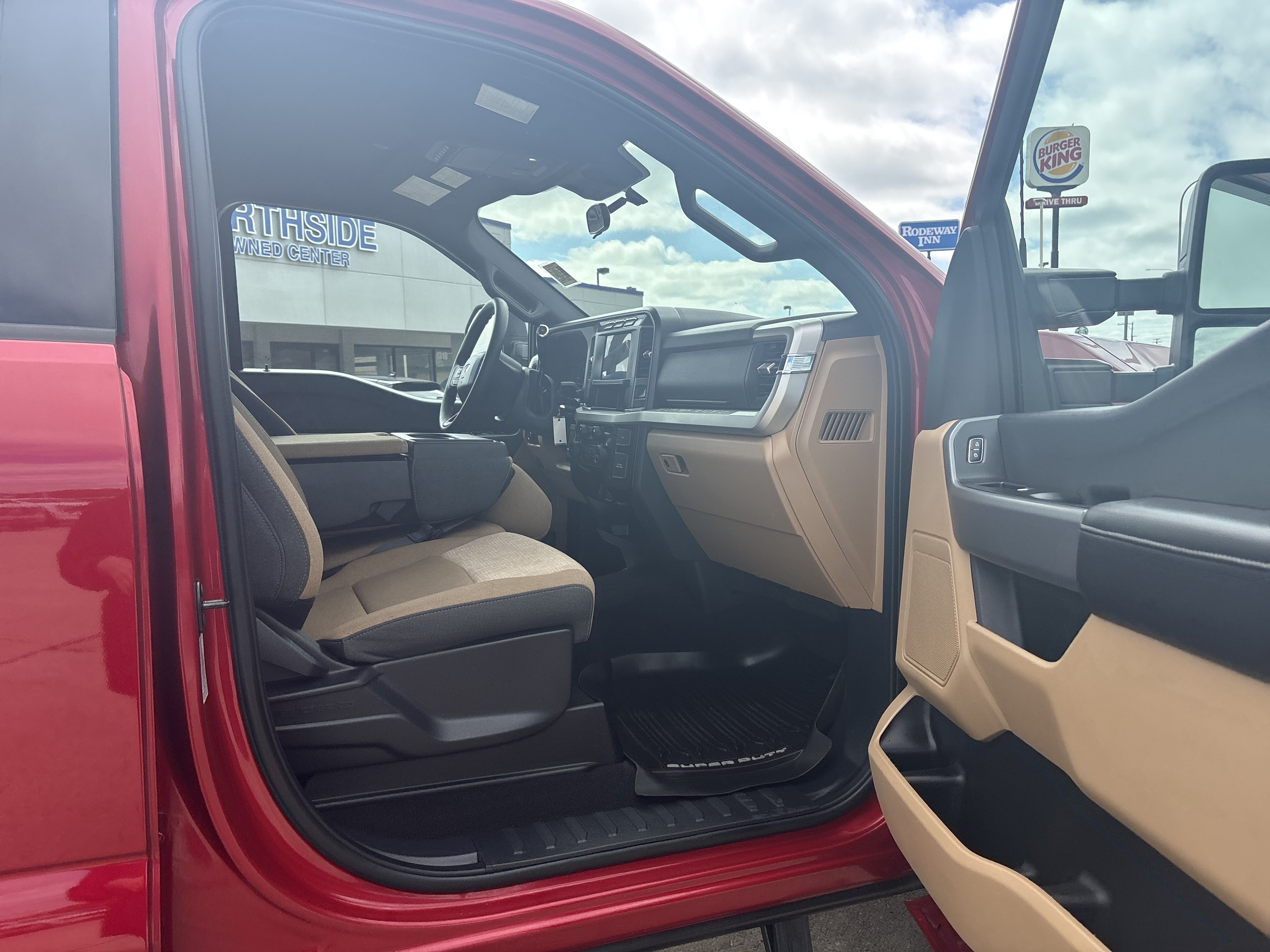 Used 2024 Ford F450 XLT w/ 360-Degree Camera Package AWD/4WD image 11