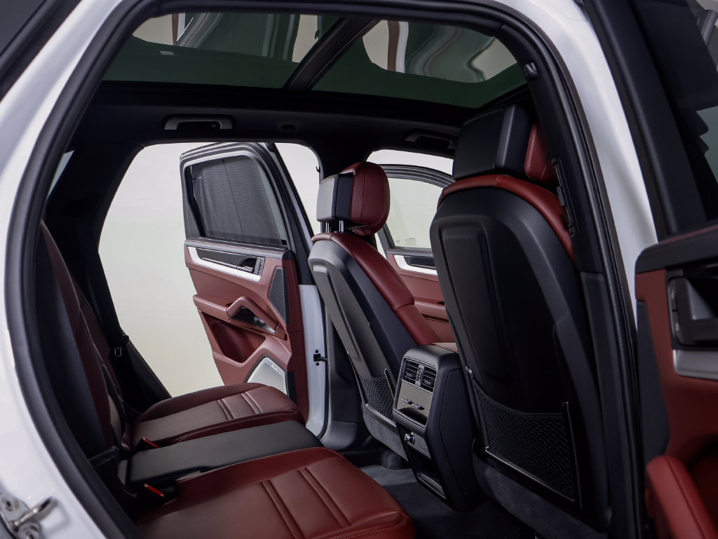 Certified 2026 Porsche Cayenne S AWD/4WD image 8