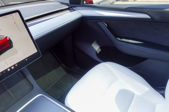 Used 2023 Tesla Model Y Performance image 16