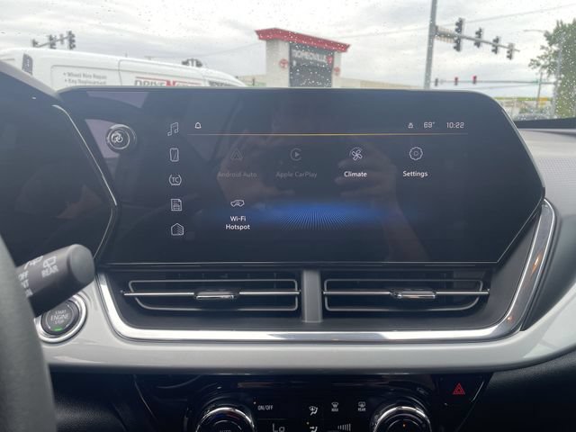 Used 2025 Chevrolet Trax LT FWD image 24