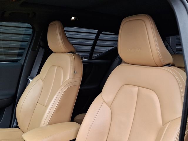 Used 2019 Volvo XC40 T5 Inscription image 5