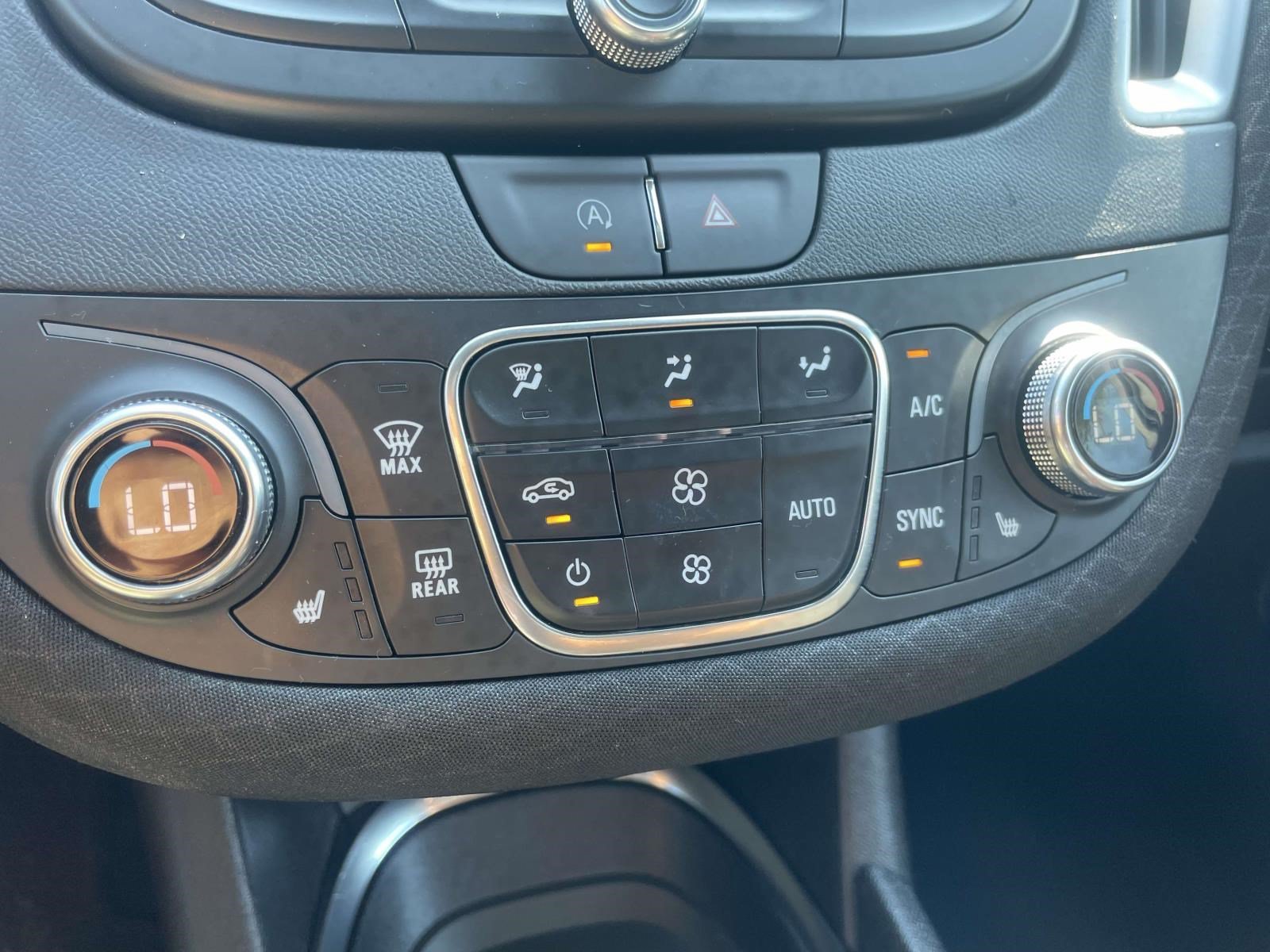 Used 2025 Chevrolet Malibu LT FWD image 27