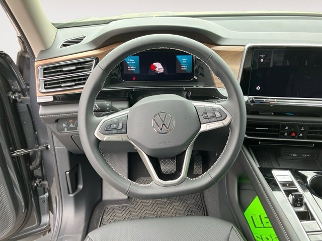 New 2025 Volkswagen Atlas SE image 13