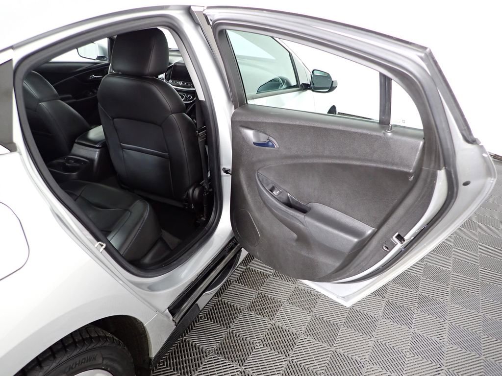 Used 2018 Chevrolet Volt Premier w/ Driver Confidence Package image 28