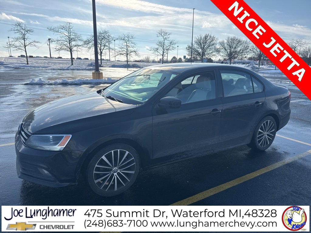 Used 2015 Volkswagen Jetta Sport image 2