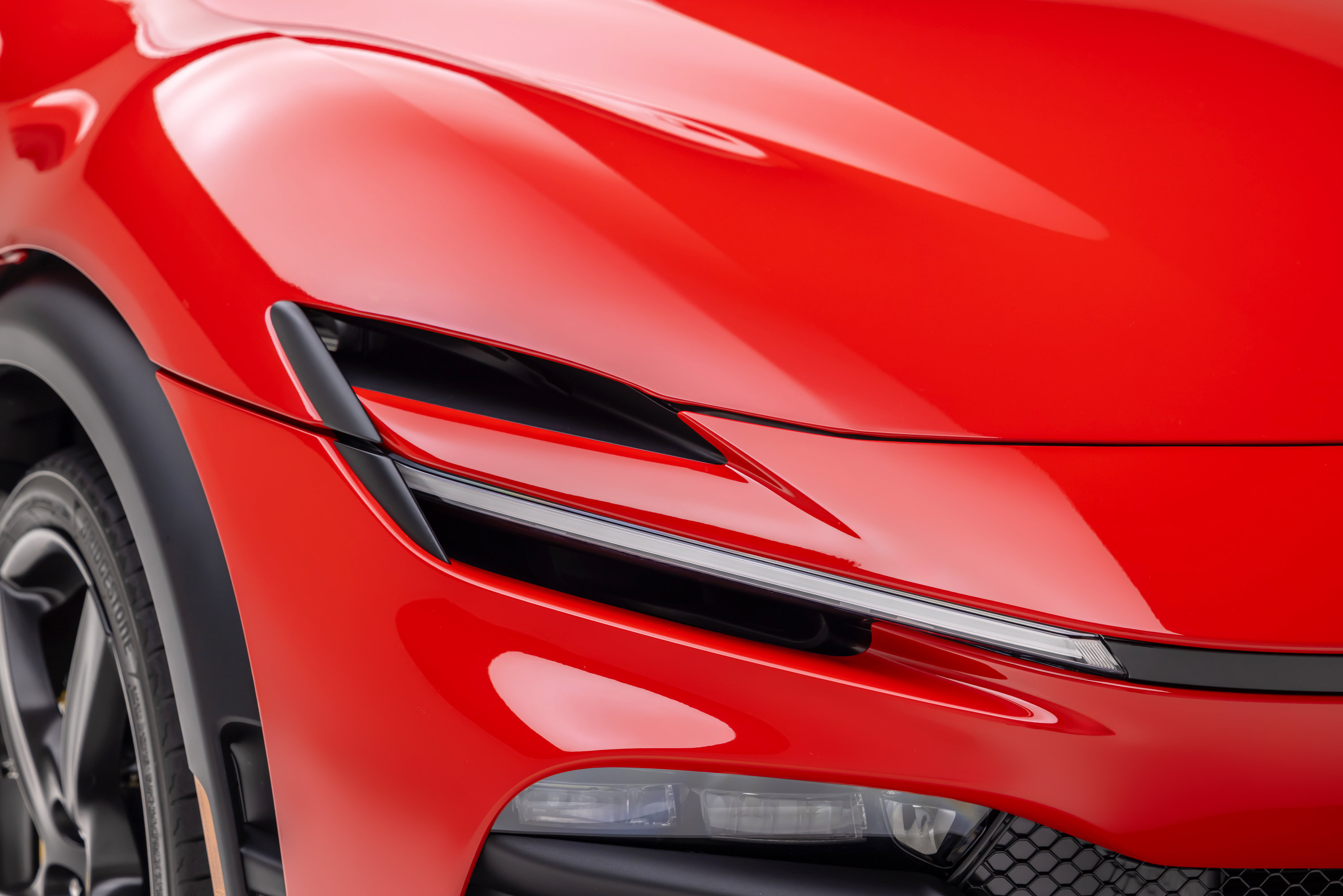Certified 2026 Ferrari Purosangue AWD/4WD image 31