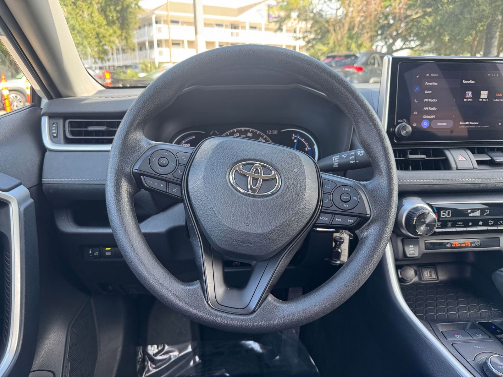 Used 2025 Toyota RAV4 LE image 27