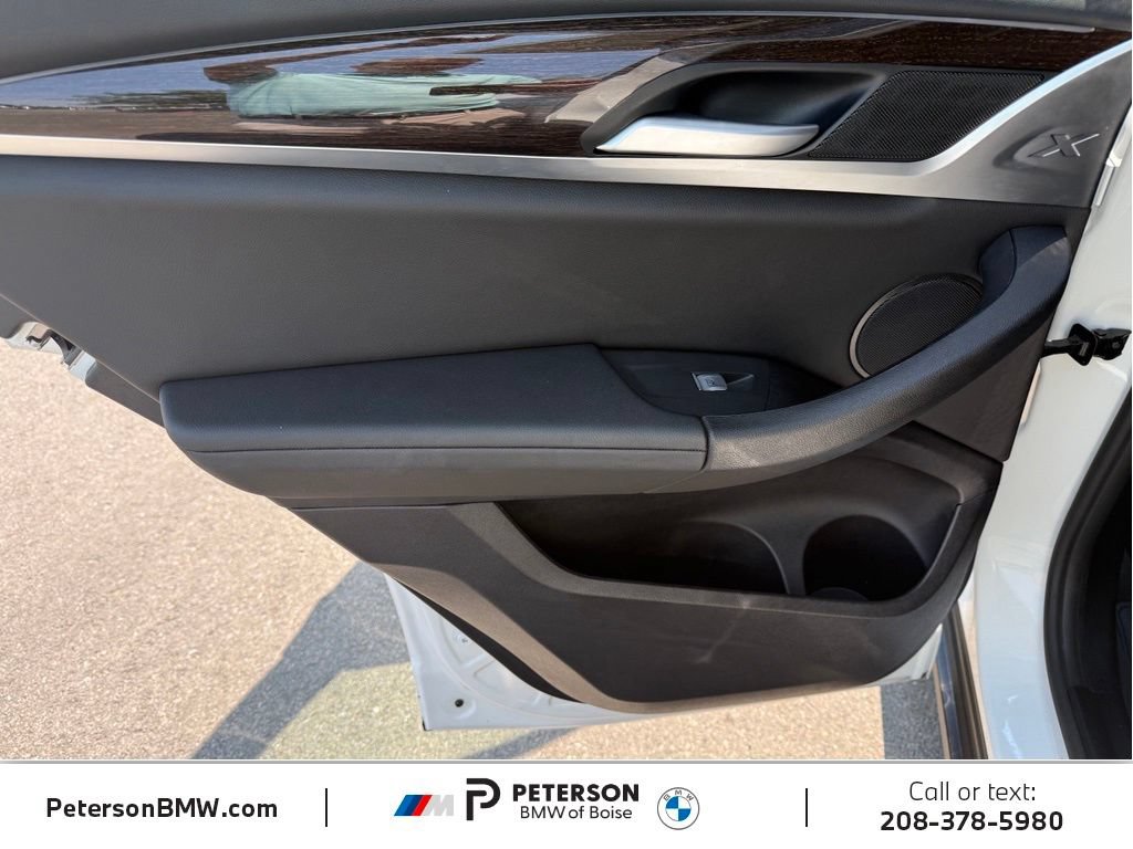 Used 2024 BMW X4 xDrive30i w/ Parking Assistance Package AWD/4WD image 18