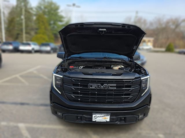 Certified 2022 GMC Sierra 1500 Elevation w/ LPO, Elevation Black Package AWD/4WD image 11