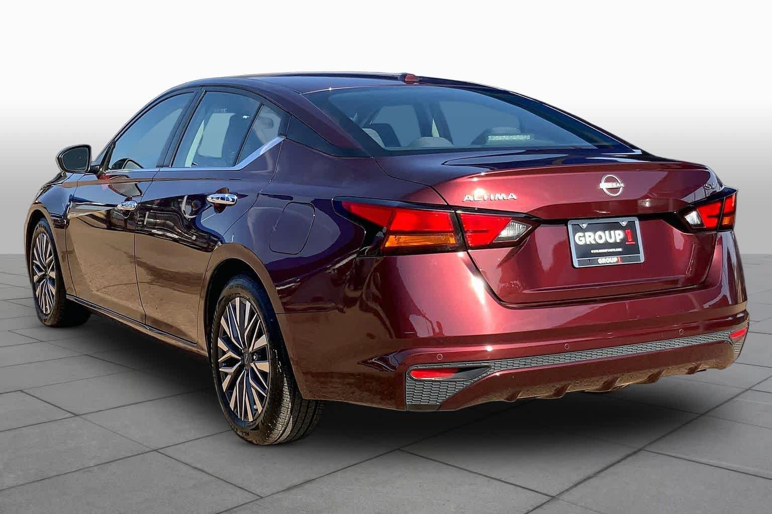 Used 2023 Nissan Altima 2.5 SV FWD image 12