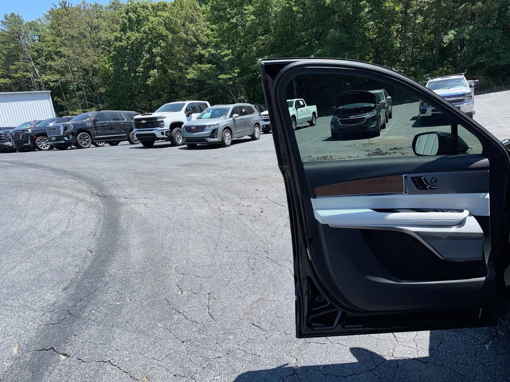 Used 2026 Cadillac Vistiq Luxury w/ LPO, Premium Carpet Package AWD/4WD image 13