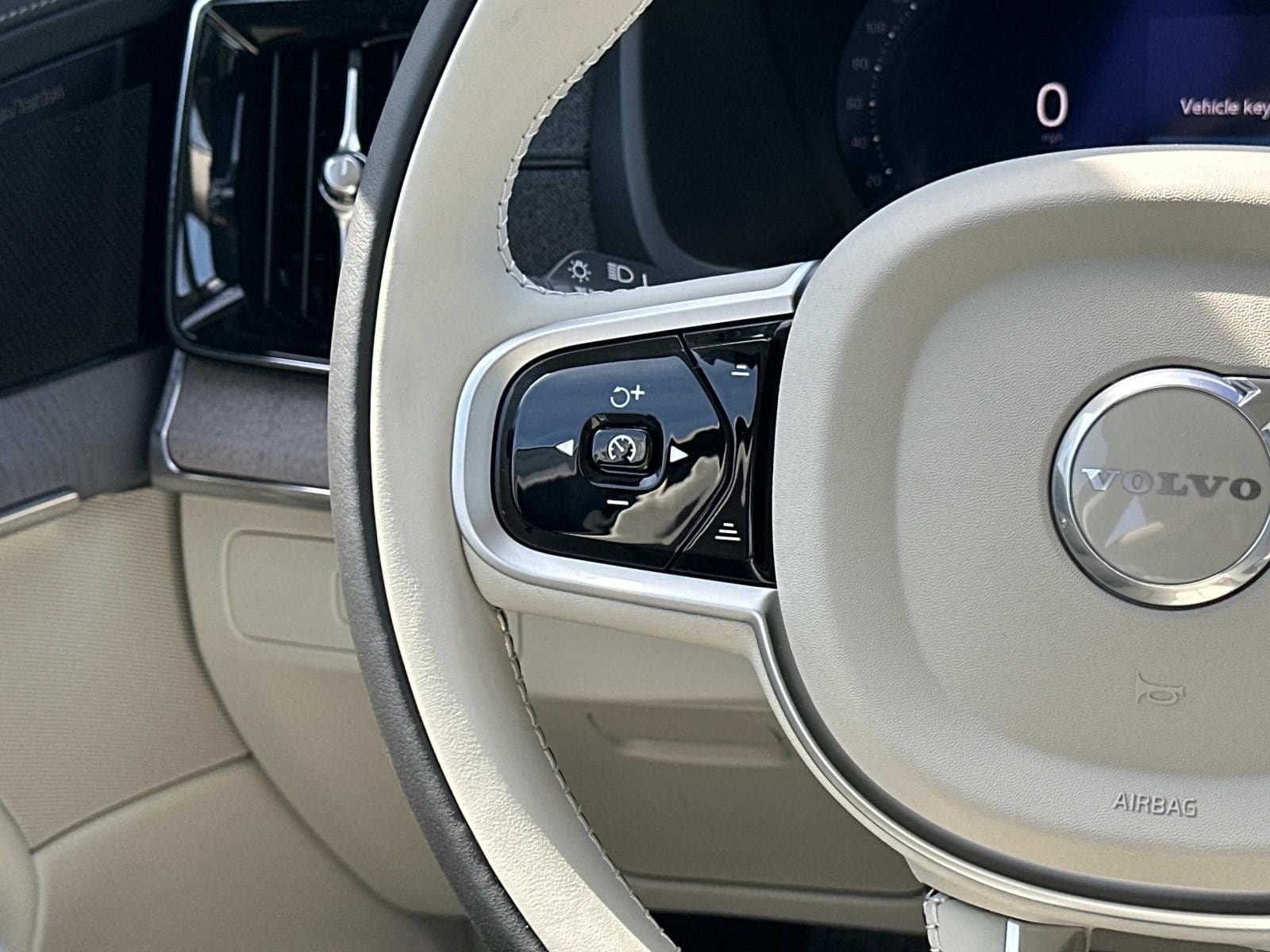 New 2026 Volvo XC90 B6 Ultra w/ Protection Package AWD/4WD image 8