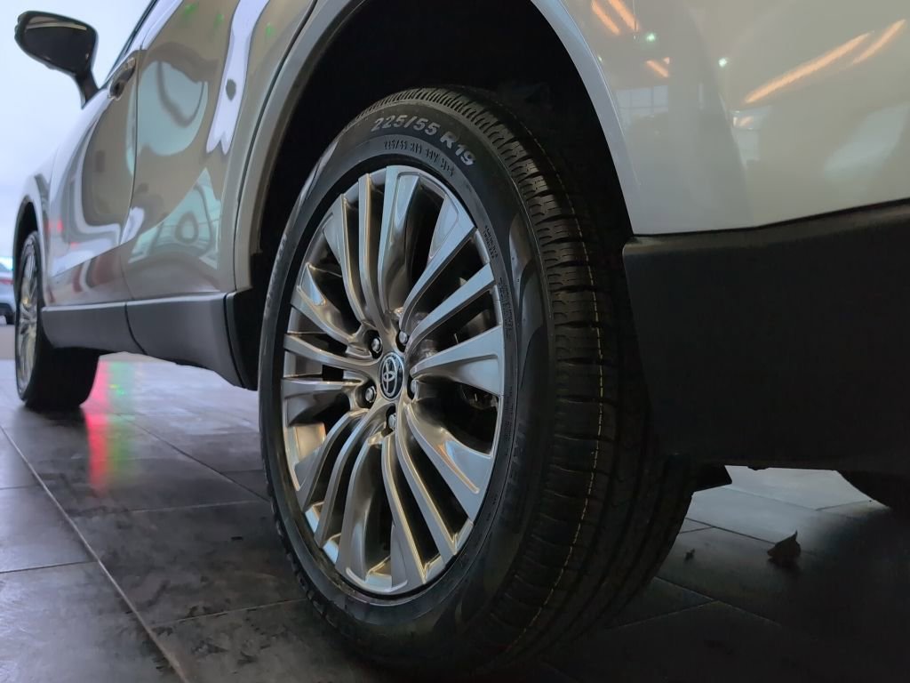 Certified 2023 Toyota Venza Limited image 9