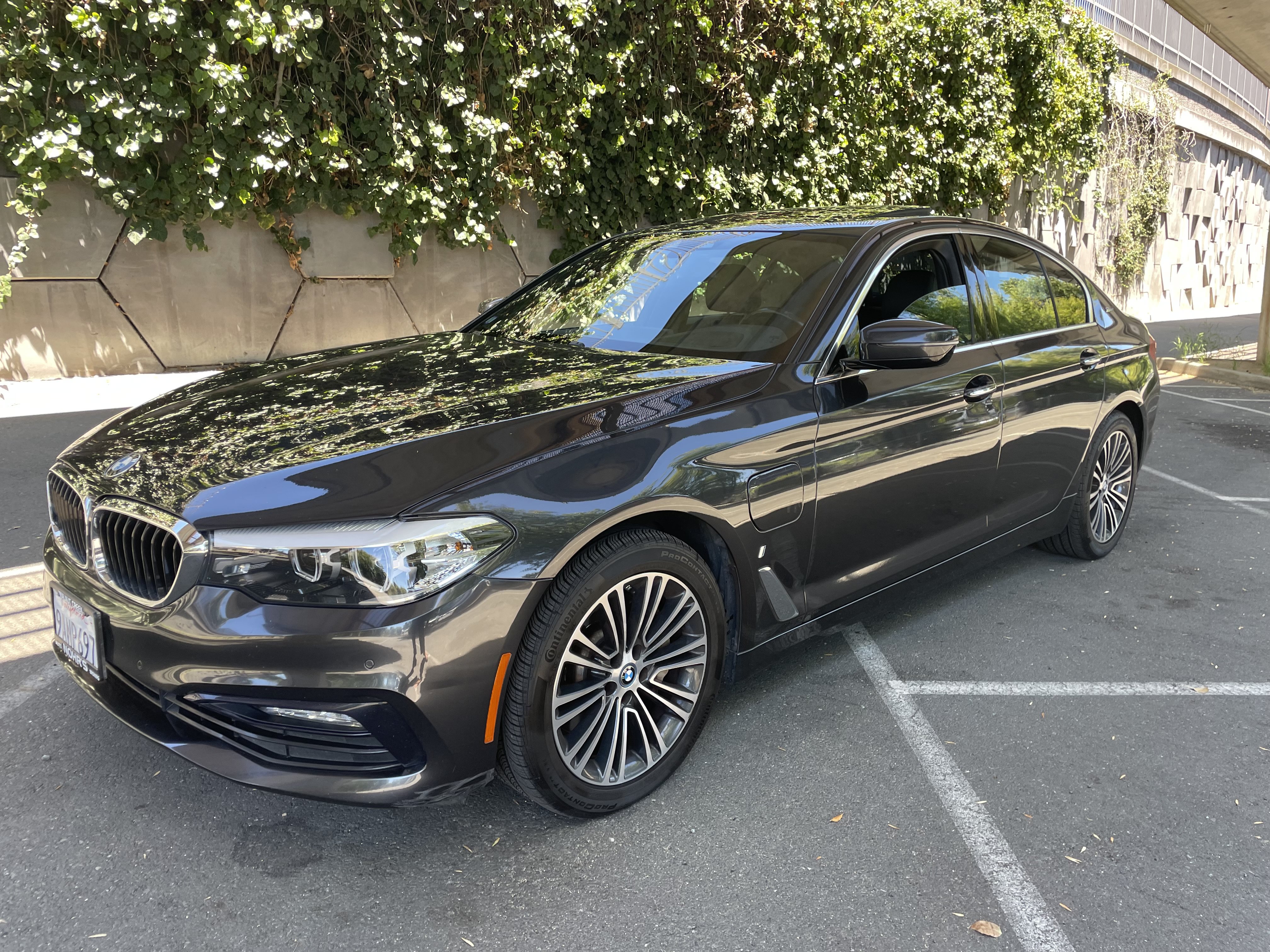 Used 2018 BMW 530e w/ Premium Package 2 RWD image 5