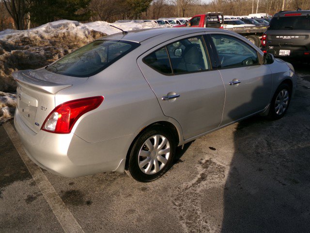 Used 2014 Nissan Versa SV image 10