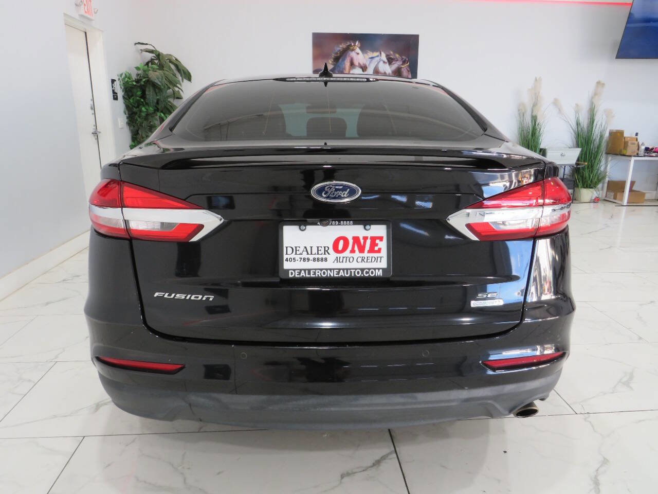 Used 2019 Ford Fusion SE w/ Equipment Group 151A FWD image 5