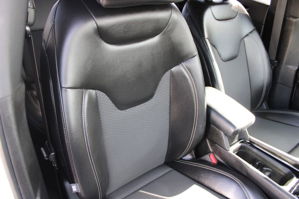 Used 2023 Jeep Compass Altitude image 13