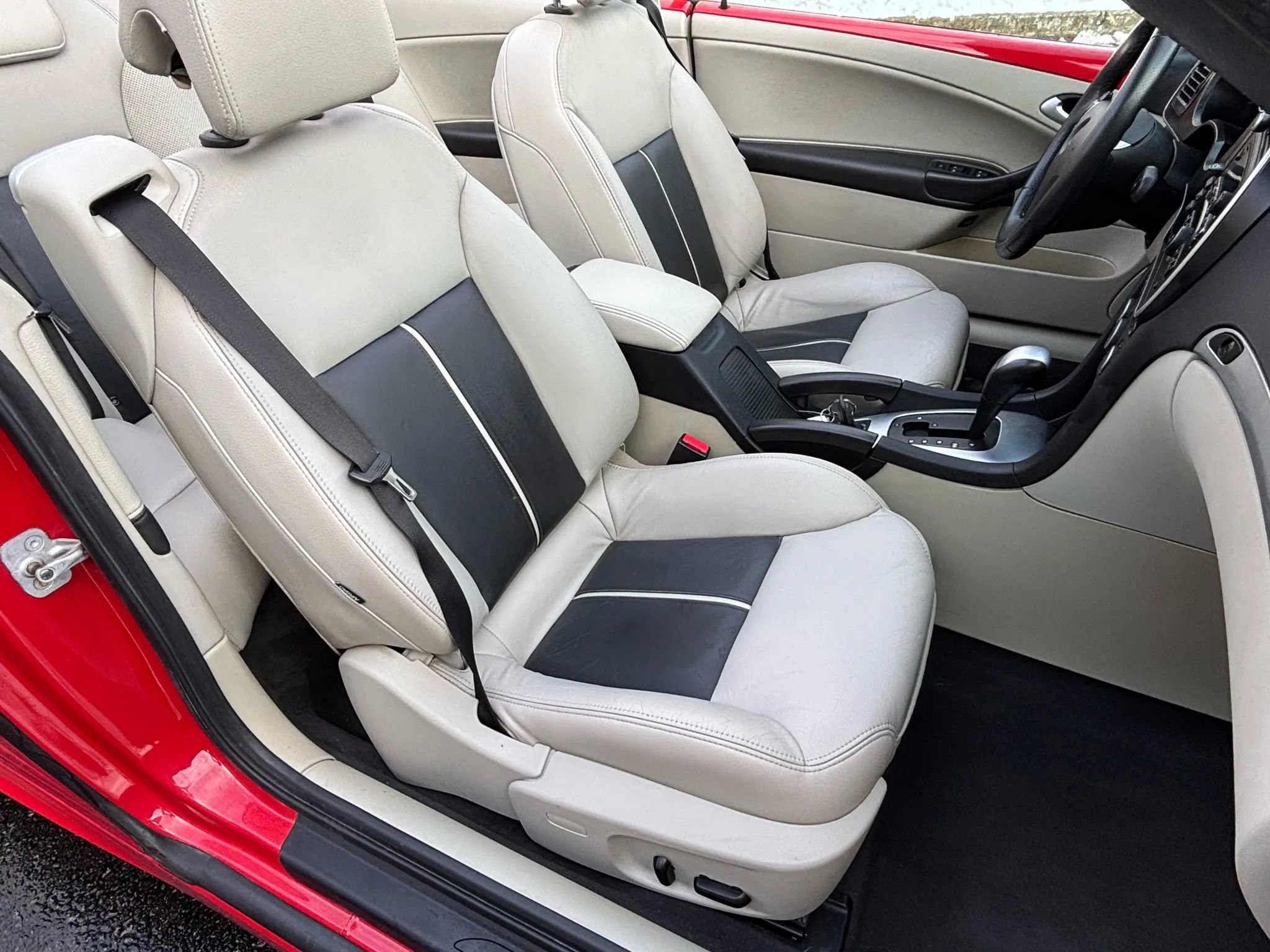 Used 2010 Saab 9-3 Aero w/ Aero Premium Package image 18