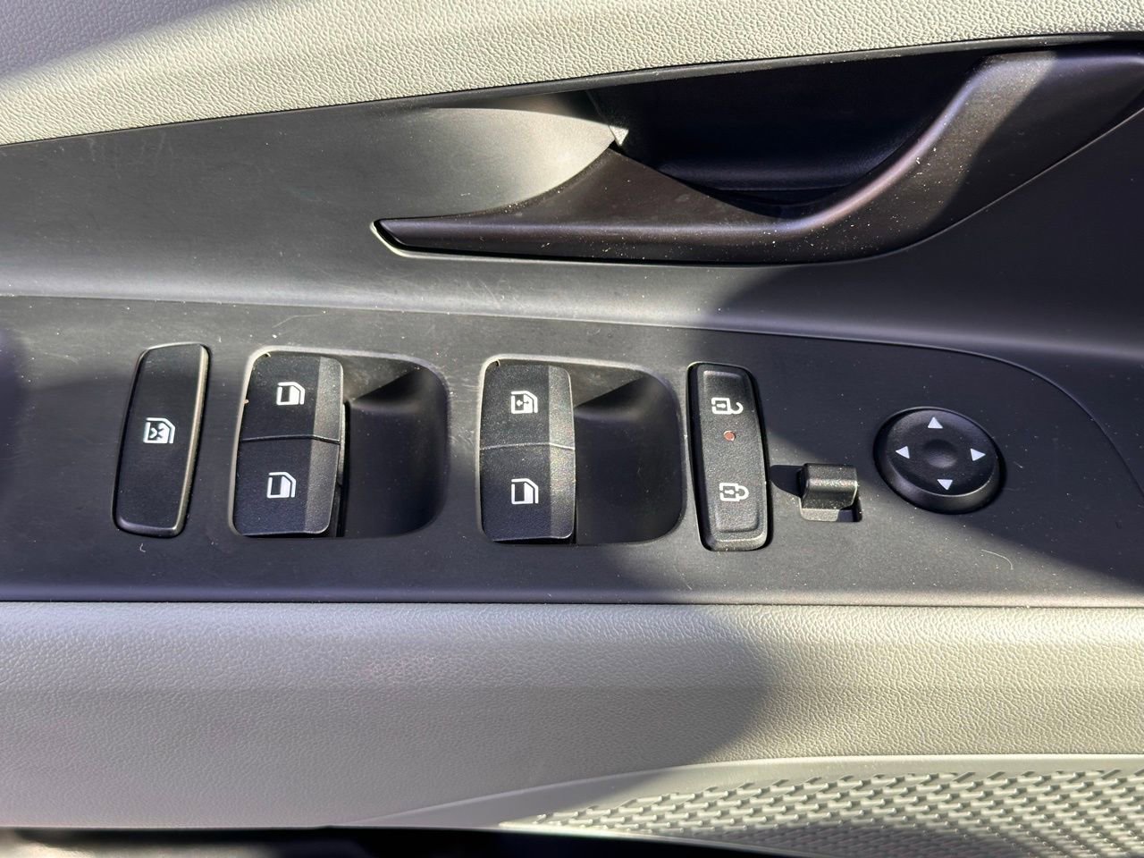 Certified 2024 Hyundai Elantra Limited image 27