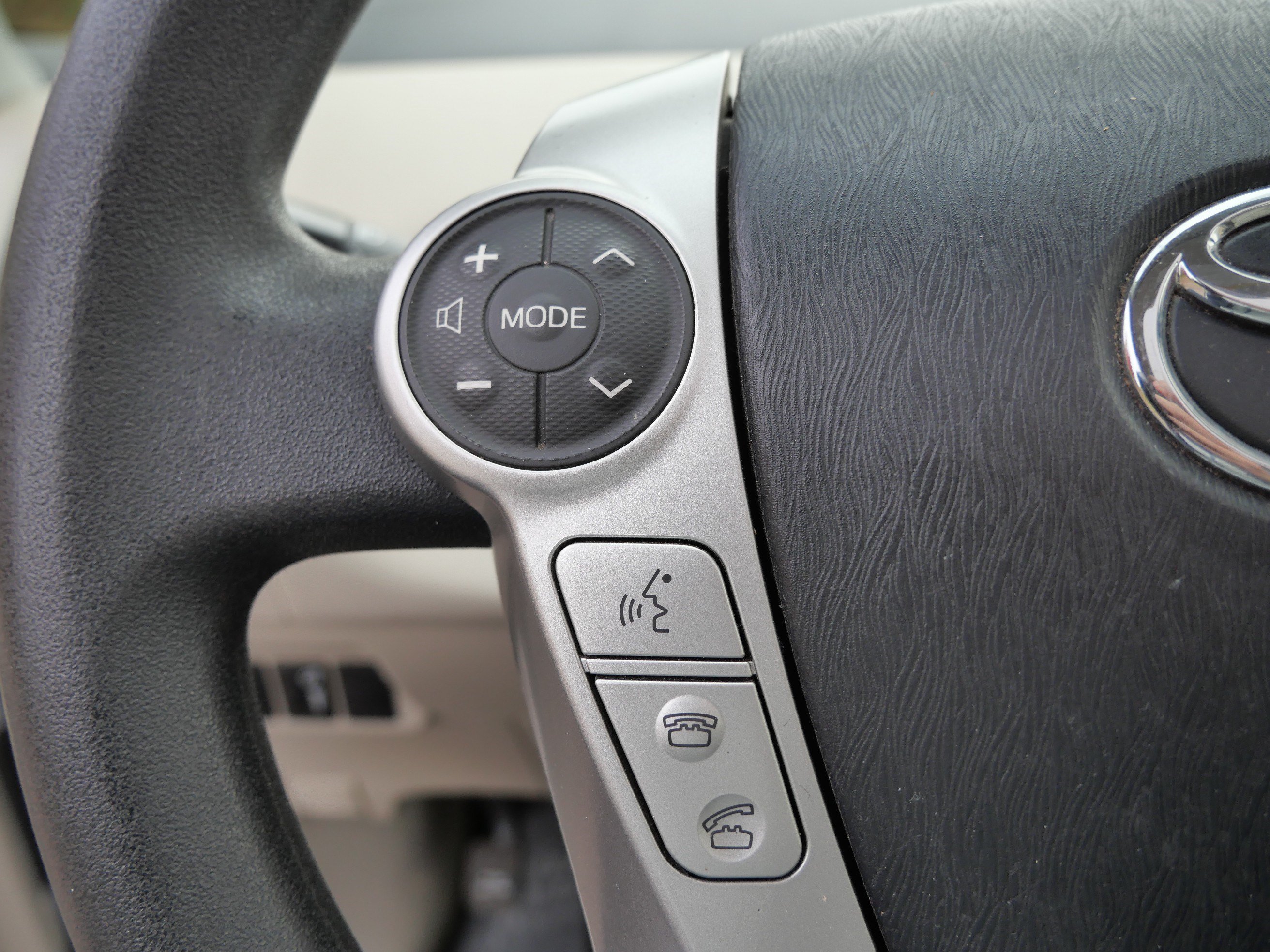 Used 2014 Toyota Prius V Three FWD image 31