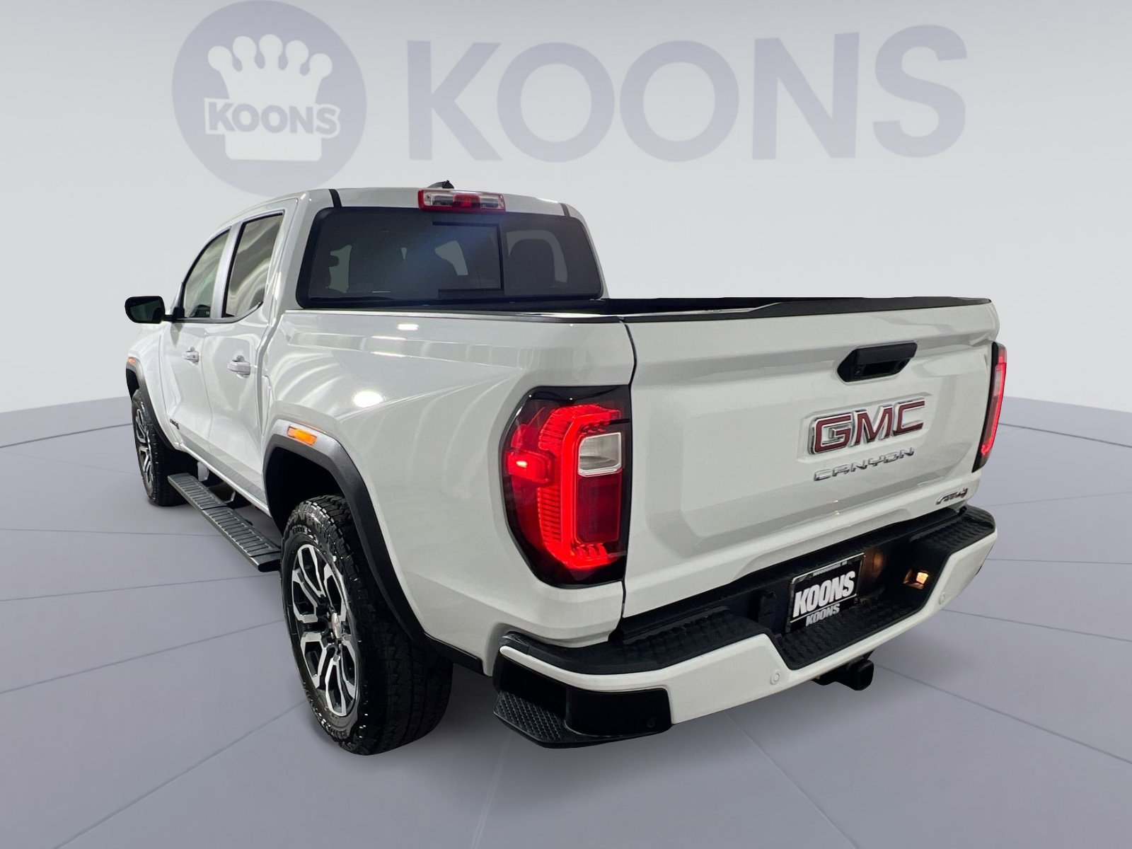 Used 2024 GMC Canyon AT4 w/ Technology Package image 4