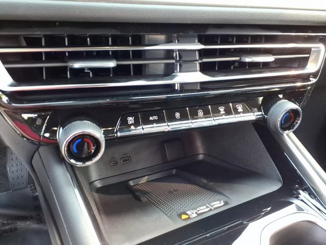 New 2027 Chevrolet Traverse LT w/ Sun and Wheel Package FWD image 15
