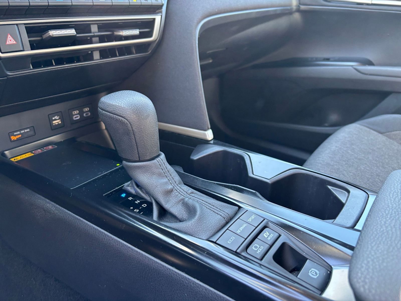 Used 2025 Toyota Camry LE image 41