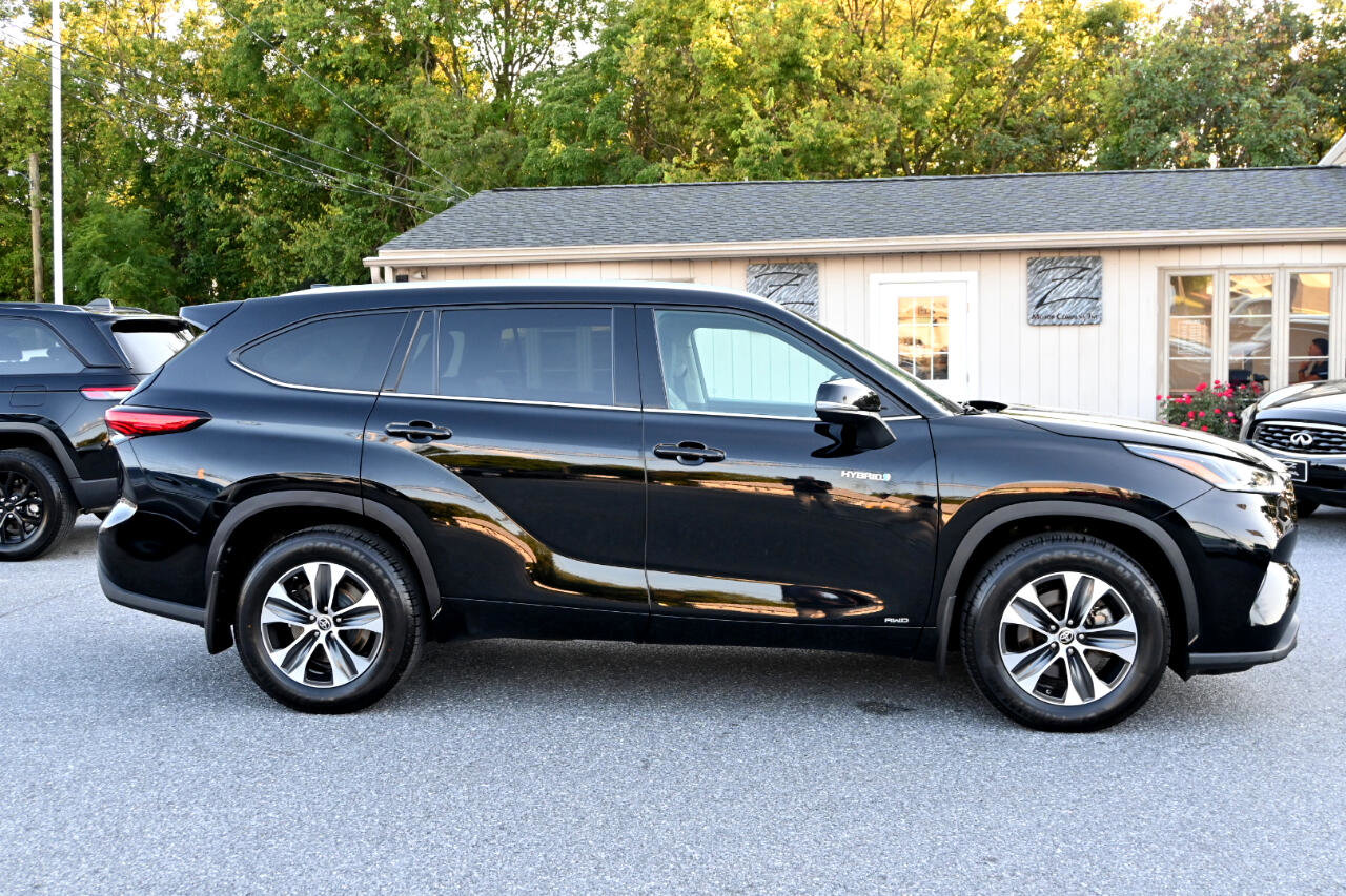 Used 2021 Toyota Highlander XLE image 12