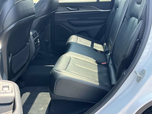 Used 2023 Jeep Grand Cherokee Limited AWD/4WD image 16