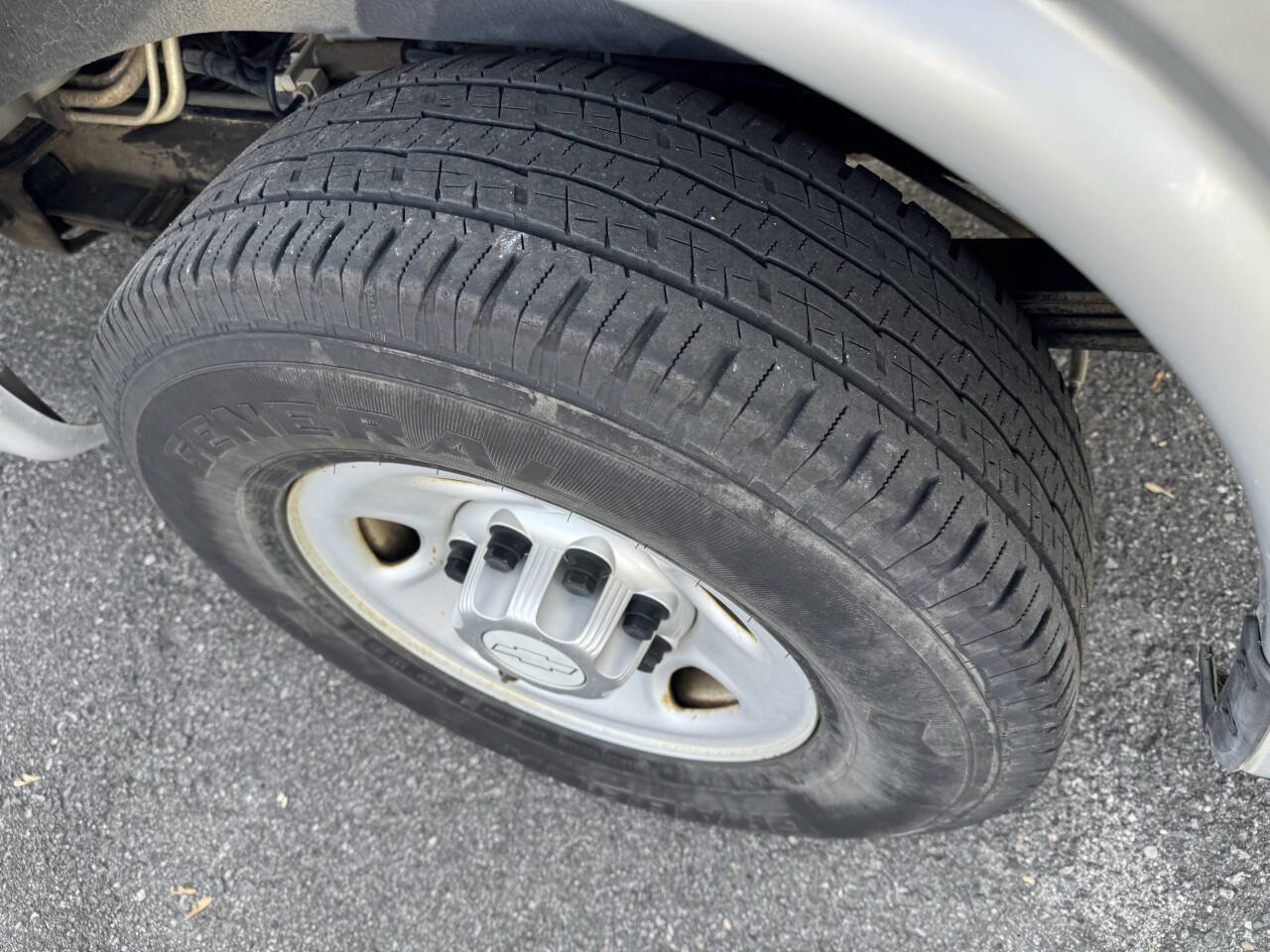 Used 2015 Chevrolet Express 2500 LS image 16