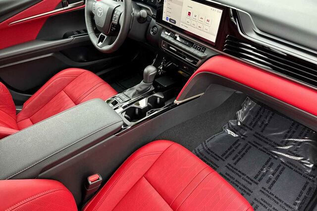 Used 2025 Toyota Camry XSE image 15