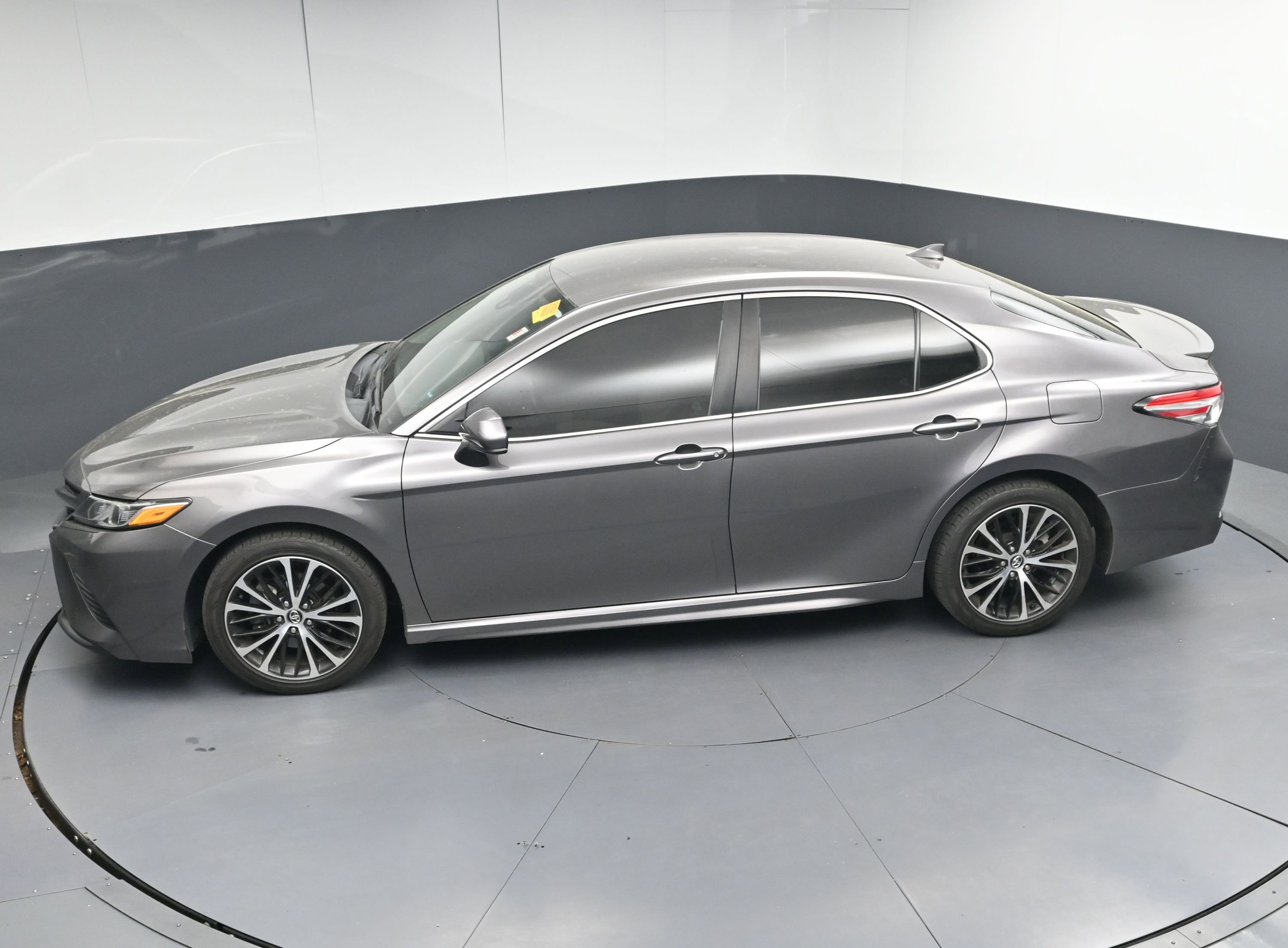 Used 2020 Toyota Camry SE image 36