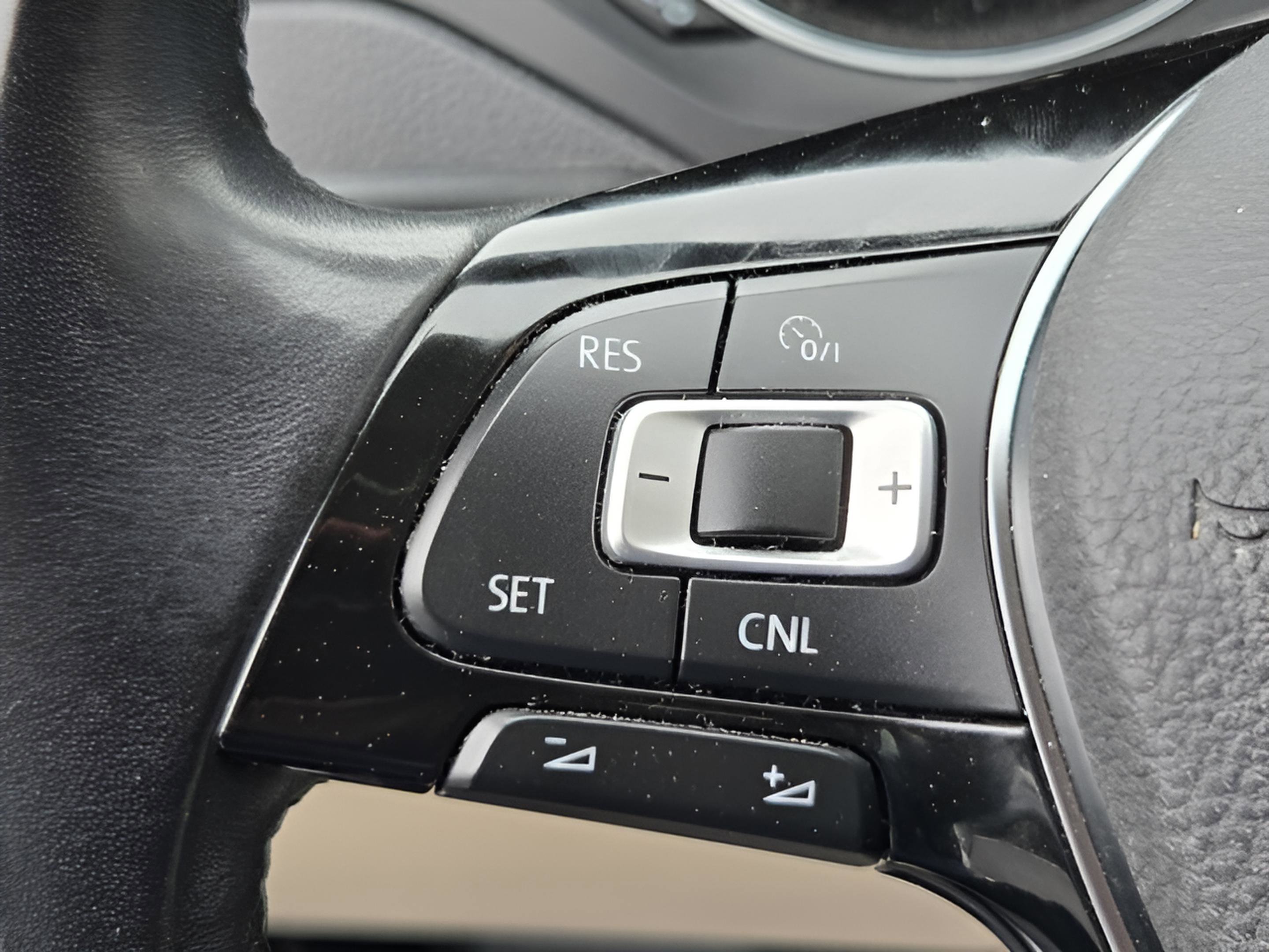 Used 2017 Volkswagen Jetta SE image 21