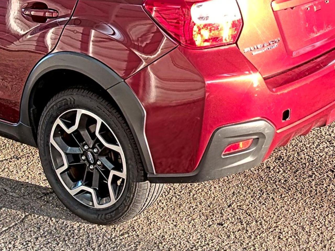 Used 2017 Subaru Crosstrek 2.0i Premium AWD/4WD image 13