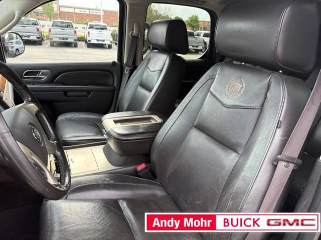 Used 2012 Cadillac Escalade Platinum AWD/4WD image 17