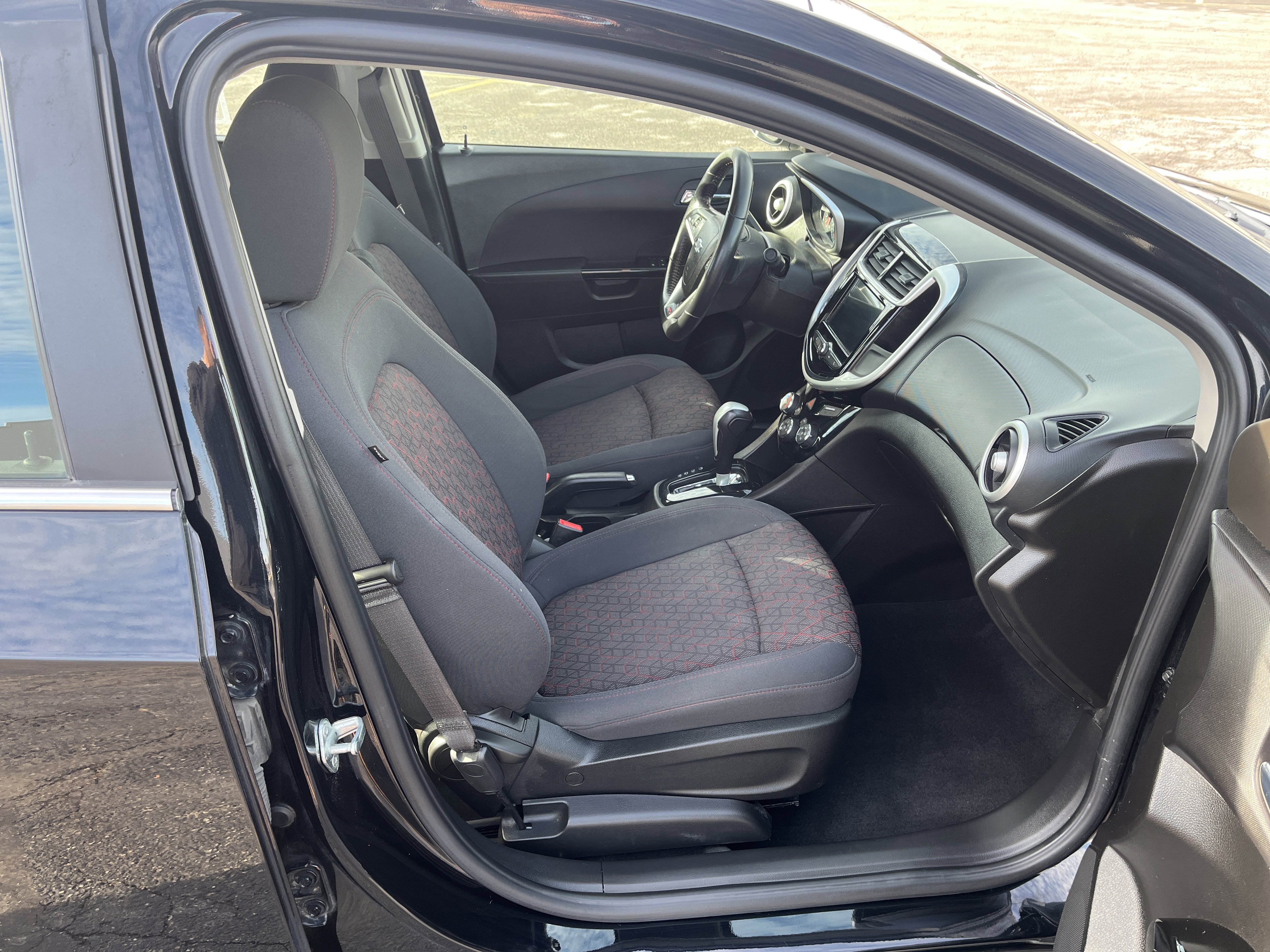 Used 2019 Chevrolet Sonic LT w/ Convenience Package image 14