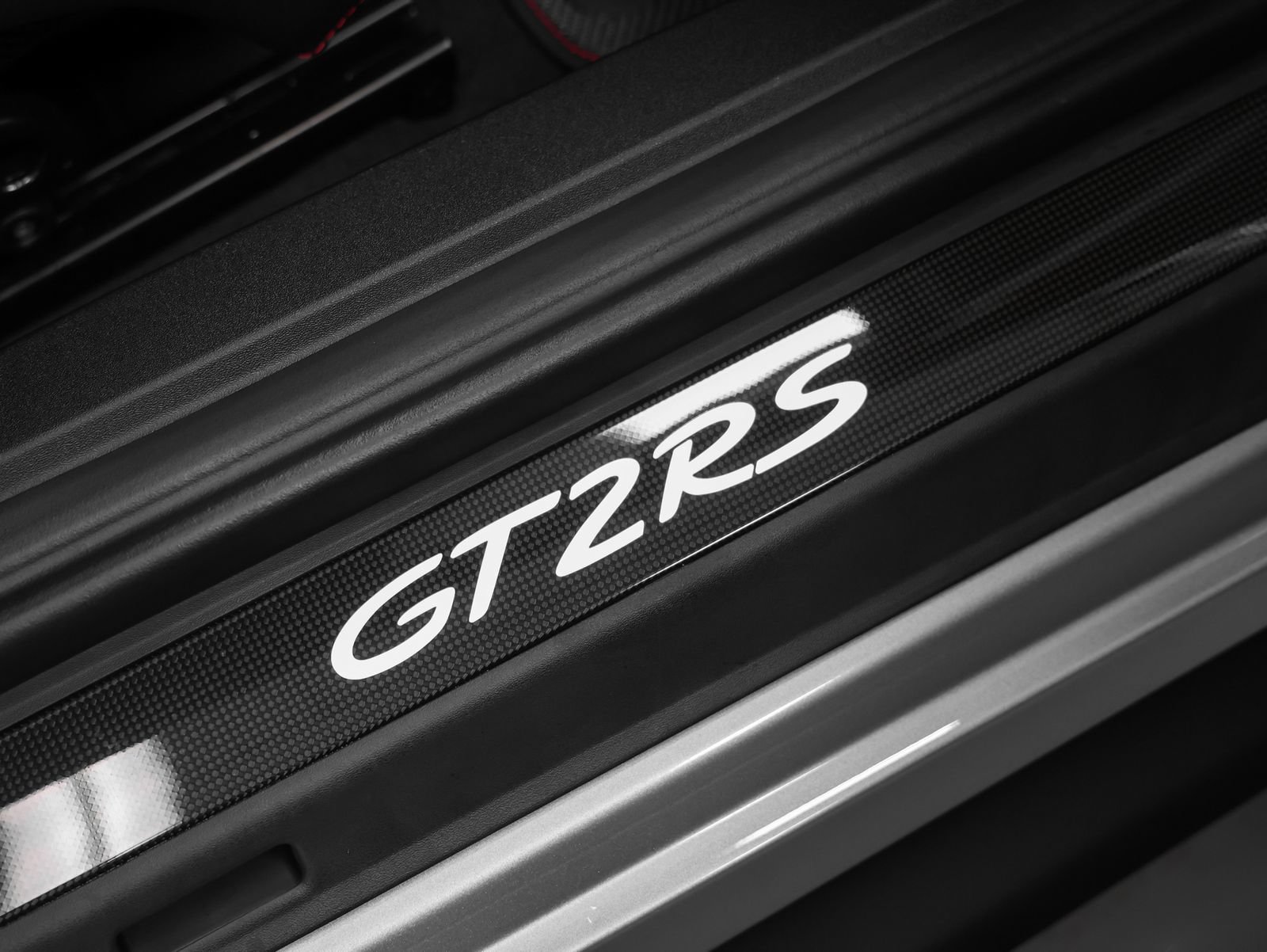 Certified 2018 Porsche 911 GT2 RS RWD image 46